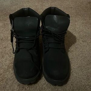 Black timberland boots